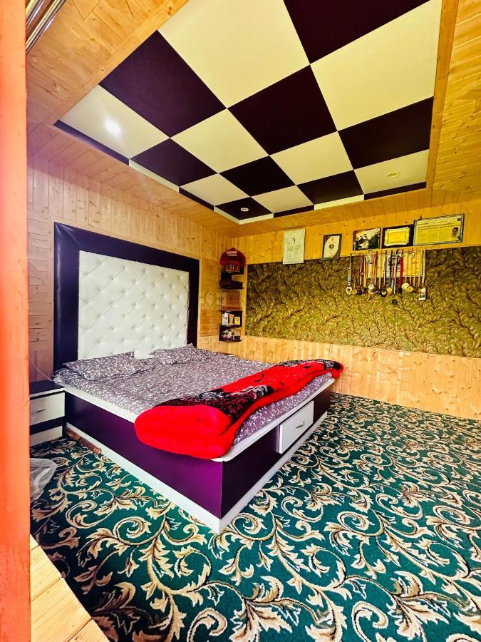 Sheen Homestay Gulmarg Exterior photo