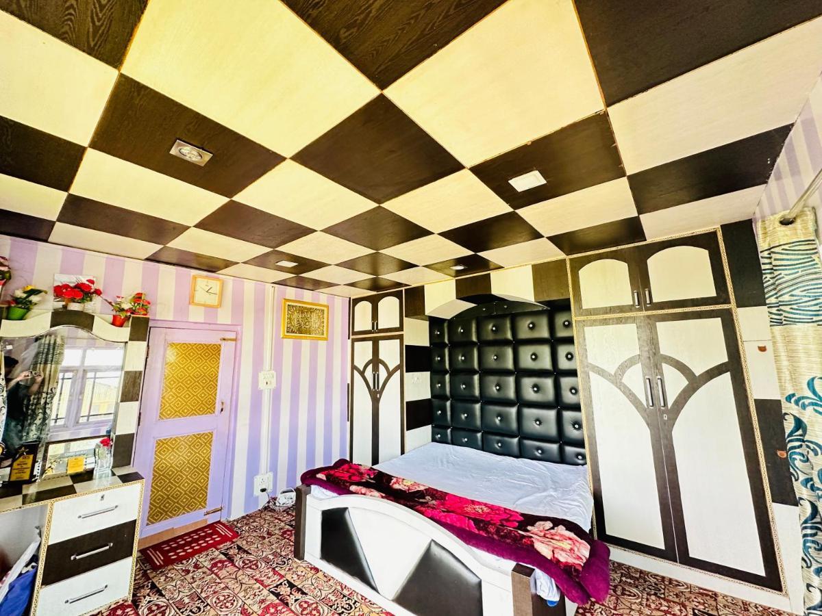 Sheen Homestay Gulmarg Exterior photo