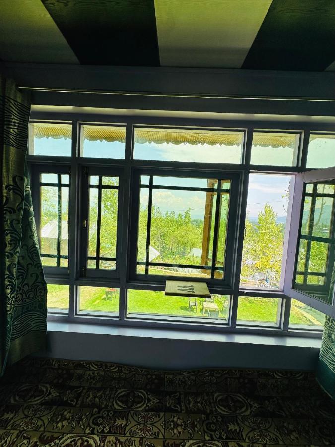 Sheen Homestay Gulmarg Exterior photo