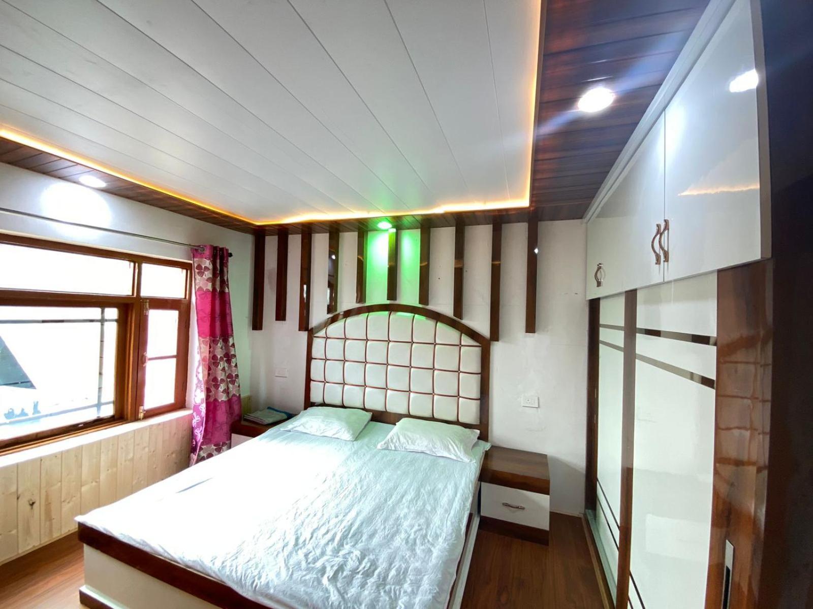 Sheen Homestay Gulmarg Exterior photo