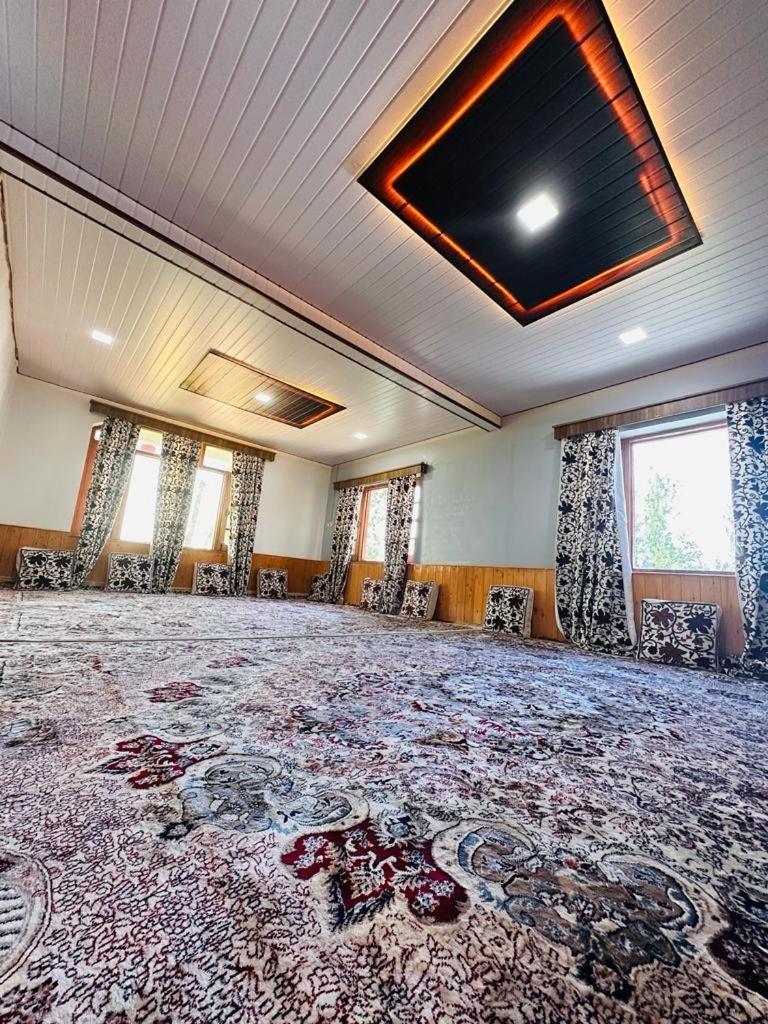 Sheen Homestay Gulmarg Exterior photo